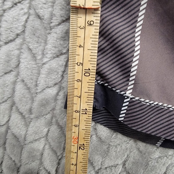 Oakley Board Shorts Mens Size 38 Gray Black Plaid Swim Trunks Amphibian - Picture 5 of 13